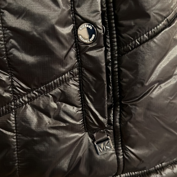 Michael Kors Puffer vest black size Large - Picture 2 of 6